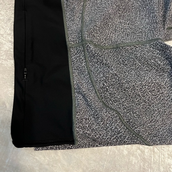 Lululemon Size 6 Nulu Crop Leggings - Picture 8 of 10